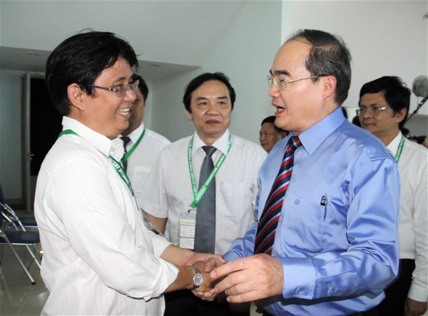 Phó Thủ tướng Chính phủ Nguyễn Thiện Nhân thăm đoàn Robocon Lạc Hồng